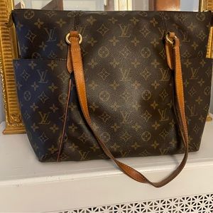 Louis Vuitton Large Totally Monogram Canvas Tote